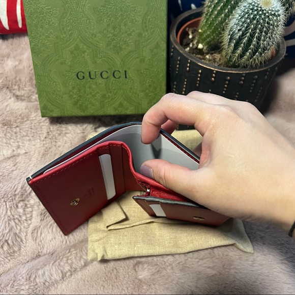 SOLD Gucci Supreme Card case wallet with cherries - Picture 3 of 6